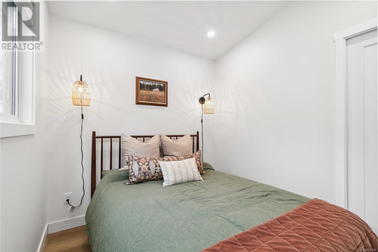 504 747 Old Place Road, Central Saanich