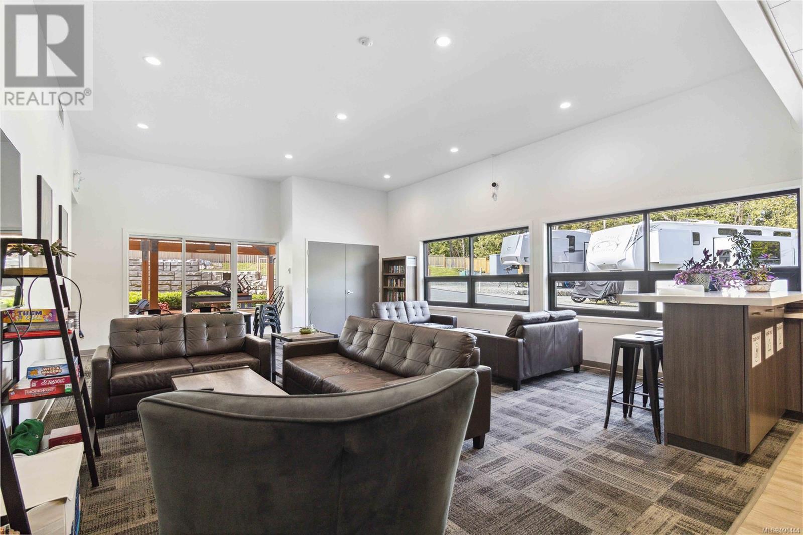 504 747 Old Place Road, Central Saanich