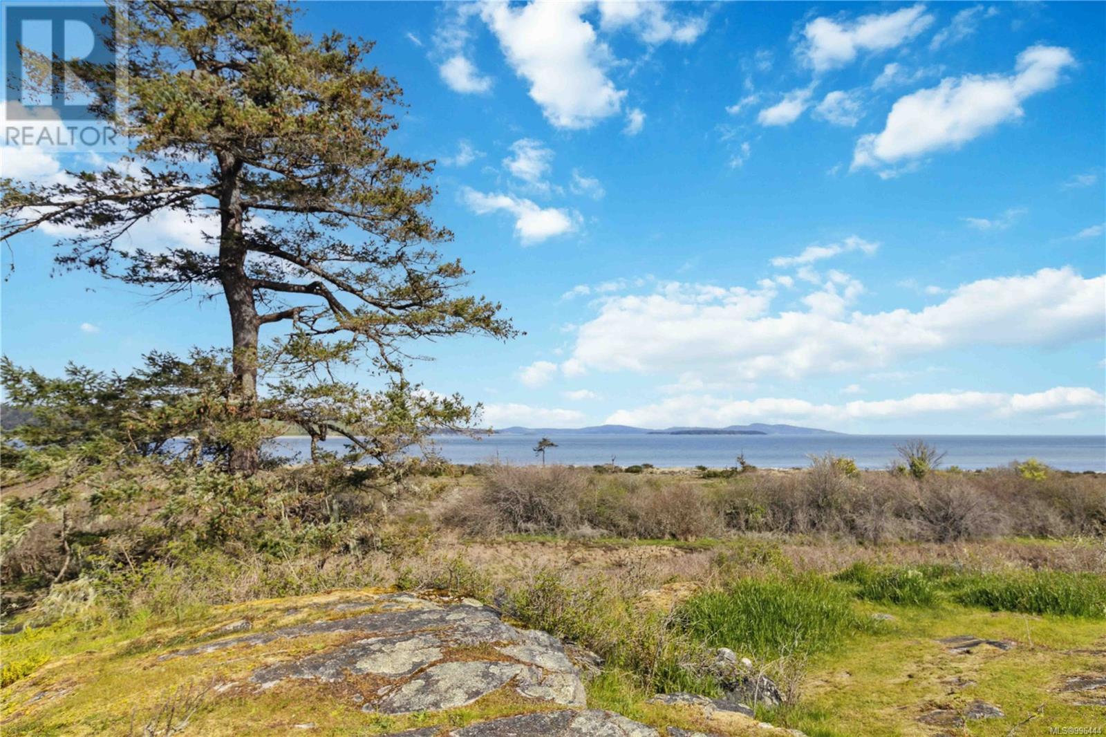 504 747 Old Place Road, Central Saanich