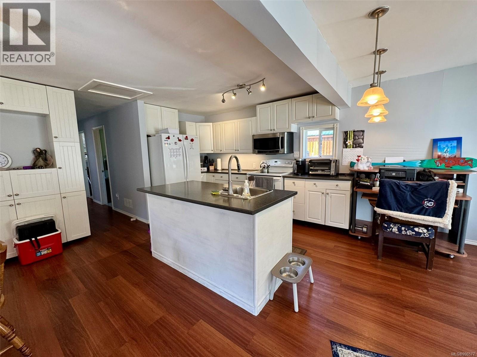 123 MAQUINNA AVE - 11