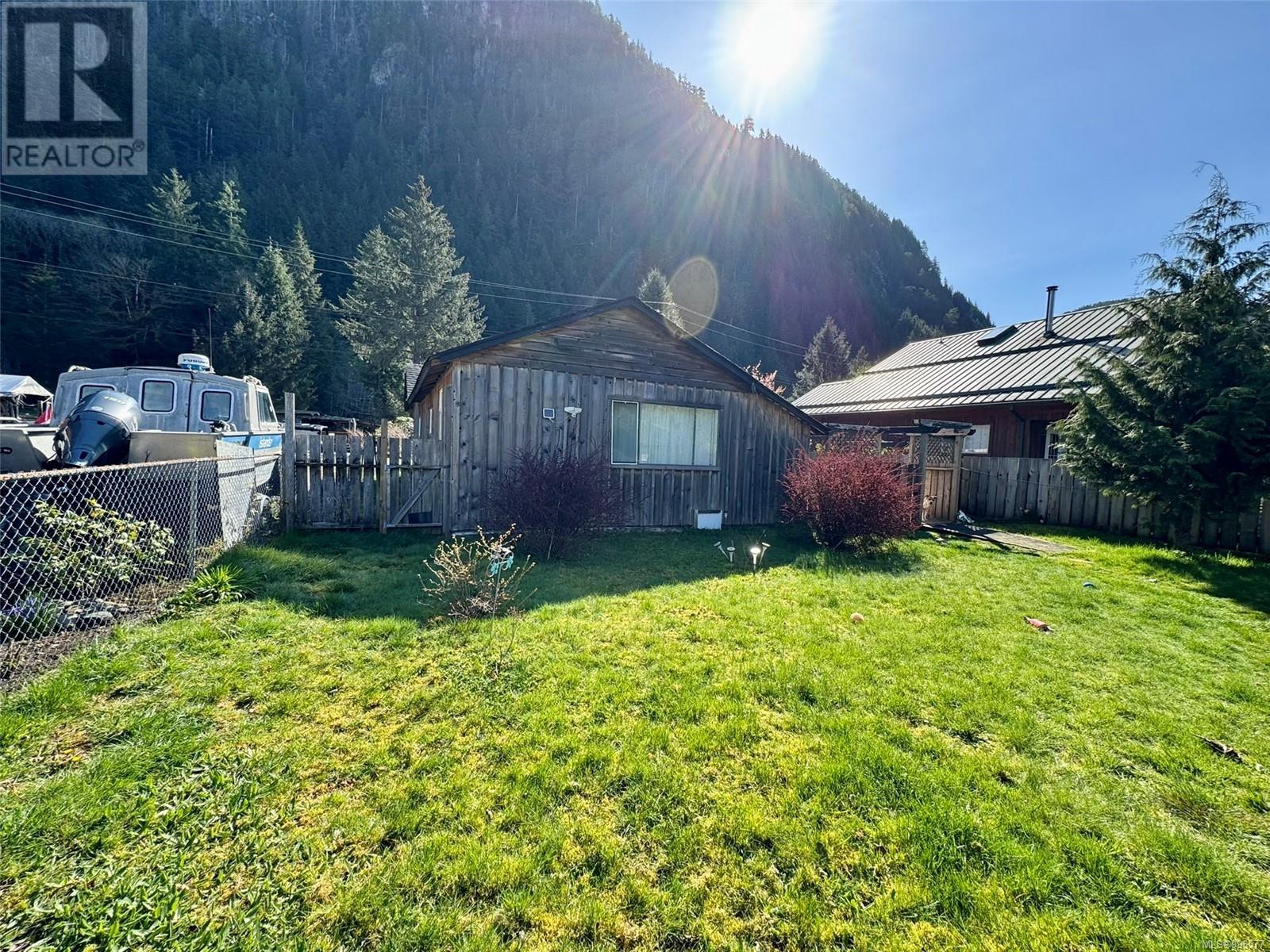 123 MAQUINNA AVE - 21