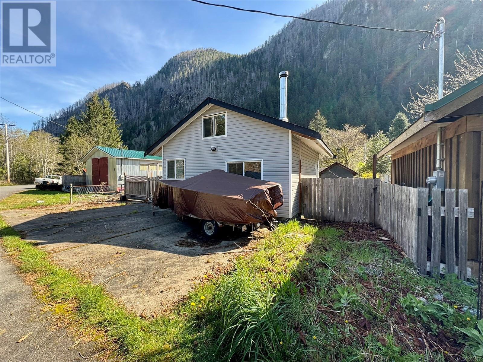 123 MAQUINNA AVE - 24