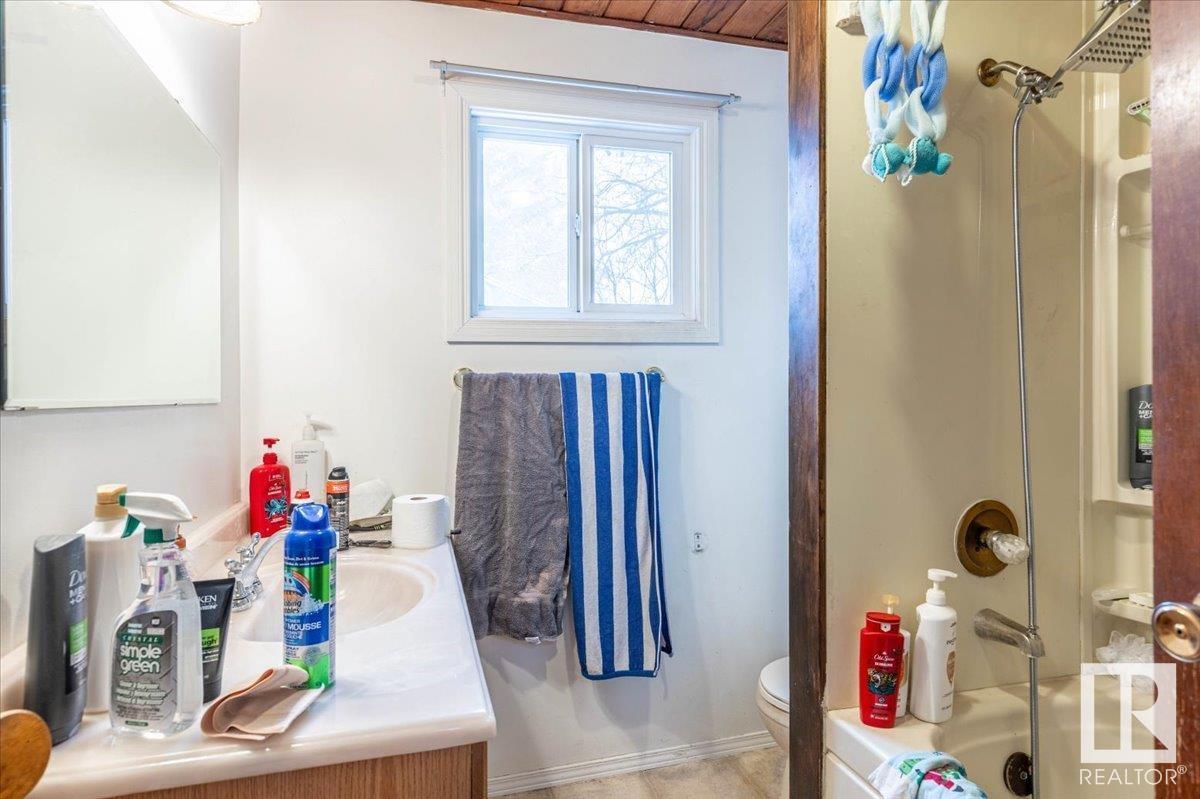 9 KOOTENAY AV, Devon