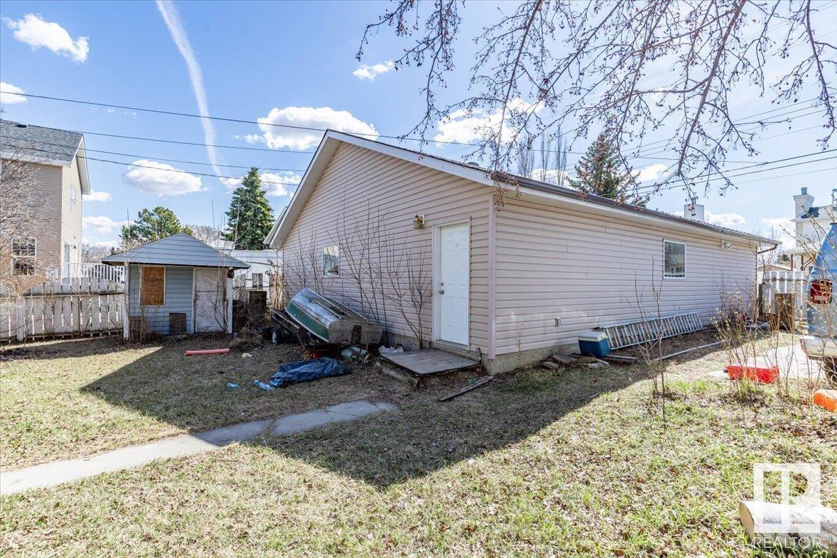 9 KOOTENAY AV, Devon