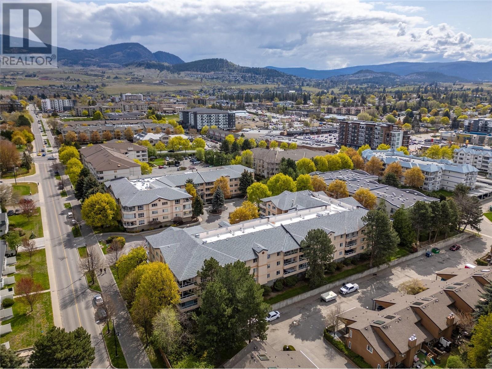 201 709 Houghton Road, Kelowna