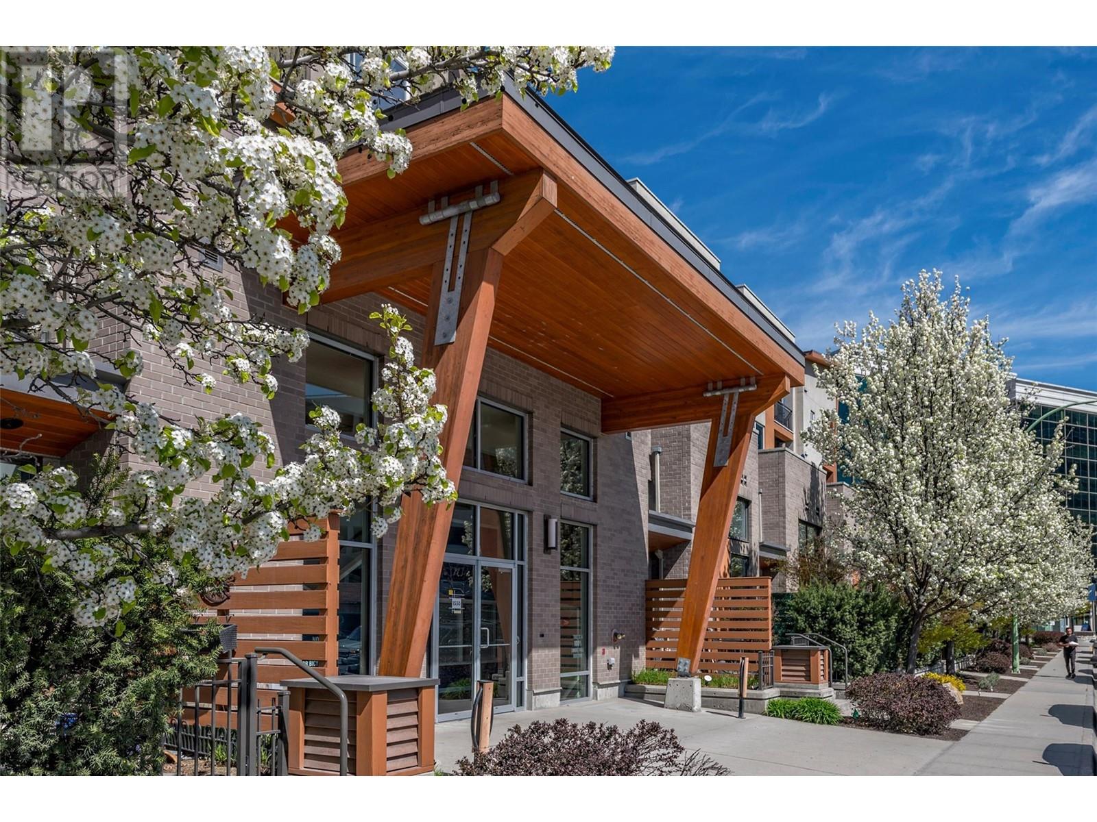 417 1550 Dickson Avenue, Kelowna