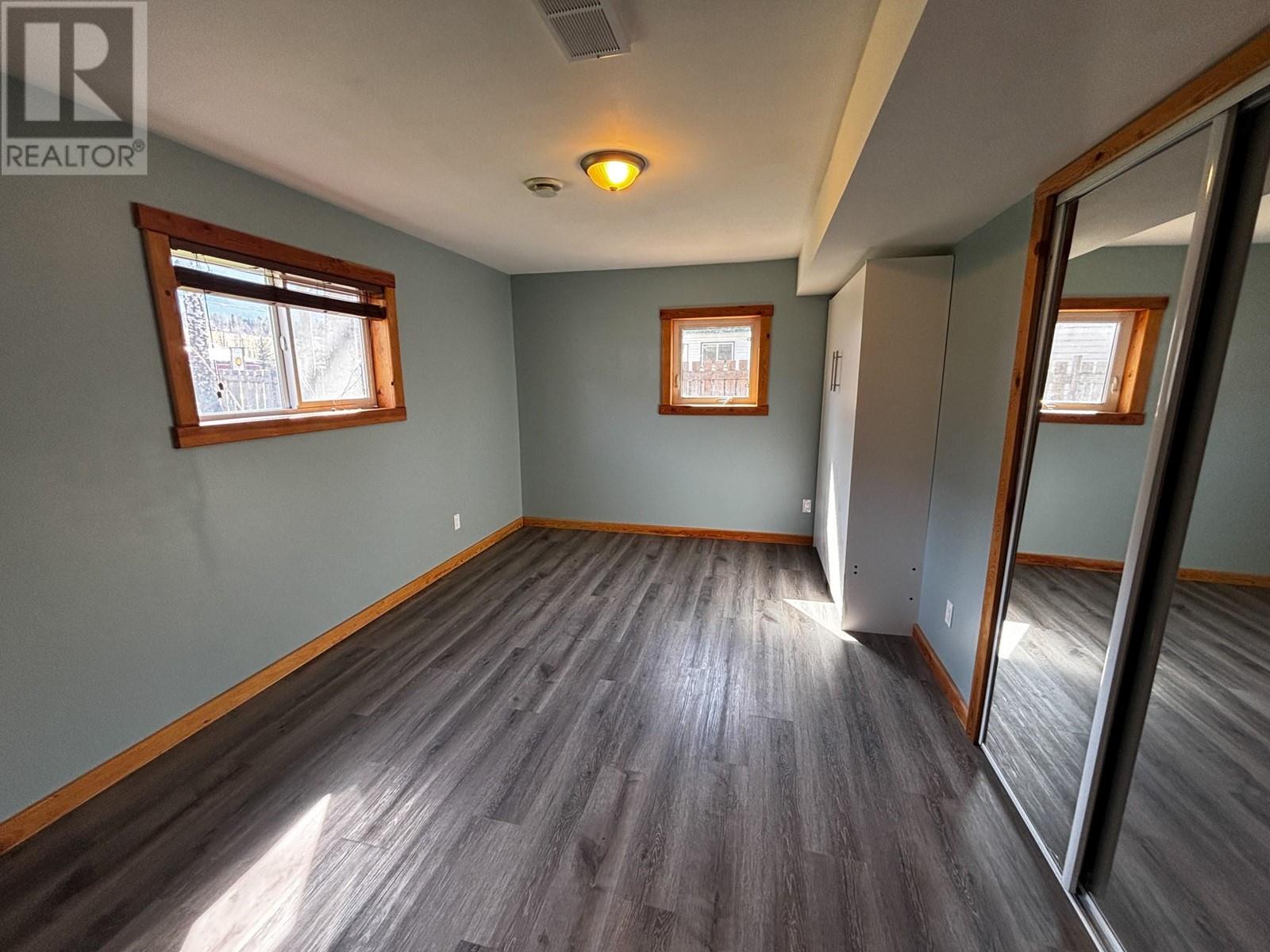 5729 Columbia Road, Edgewater