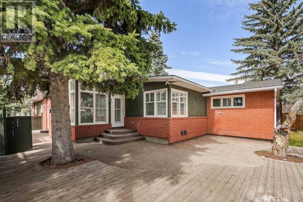 Single Family House Bungalow for Sale in  Medford Place SW Mayfair Calgary 