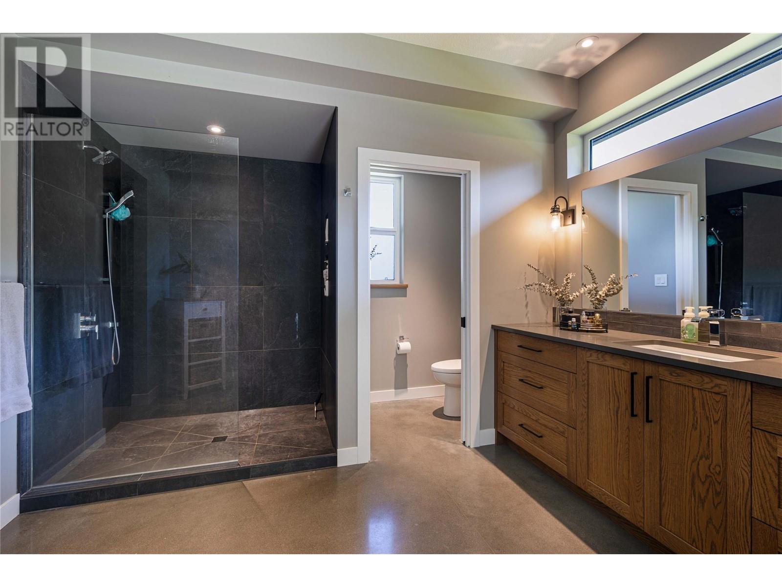Photo 4 of 6400 1 Avenue Nw, Salmon Arm BC
