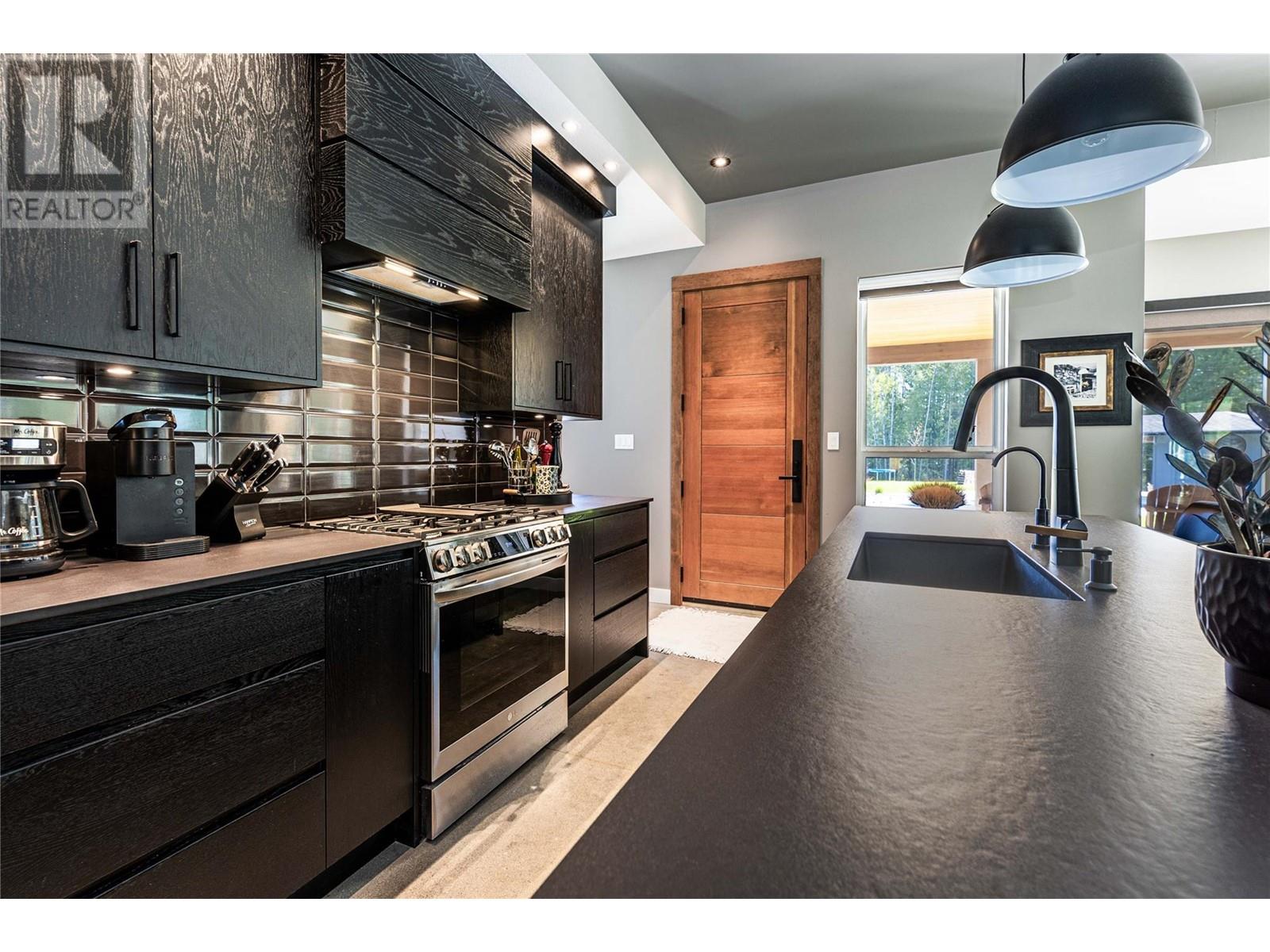Photo 2 of 6400 1 Avenue Nw, Salmon Arm BC