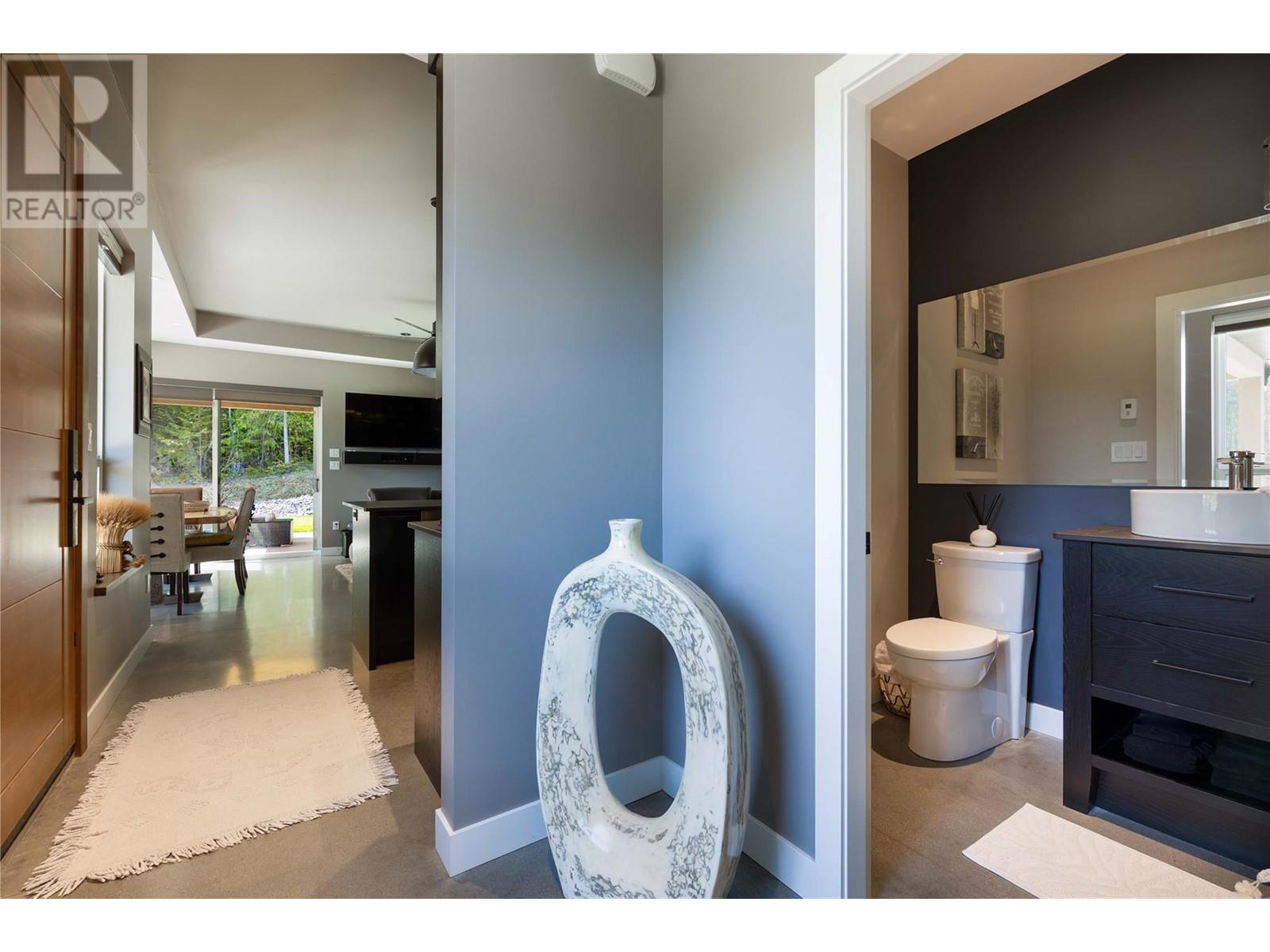 Photo 21 of 6400 1 Avenue Nw, Salmon Arm BC