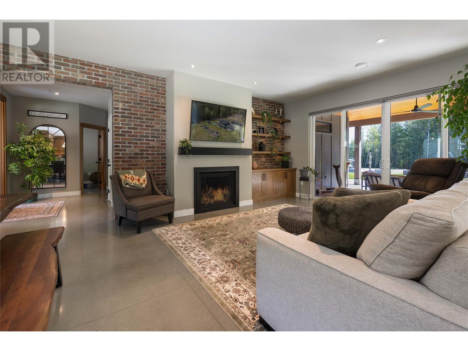 Photo 23 of 6400 1 Avenue Nw, Salmon Arm BC