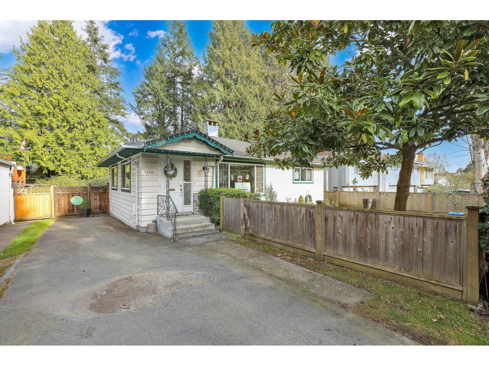 Photo 2 of 1554 Stevens Street, White Rock BC