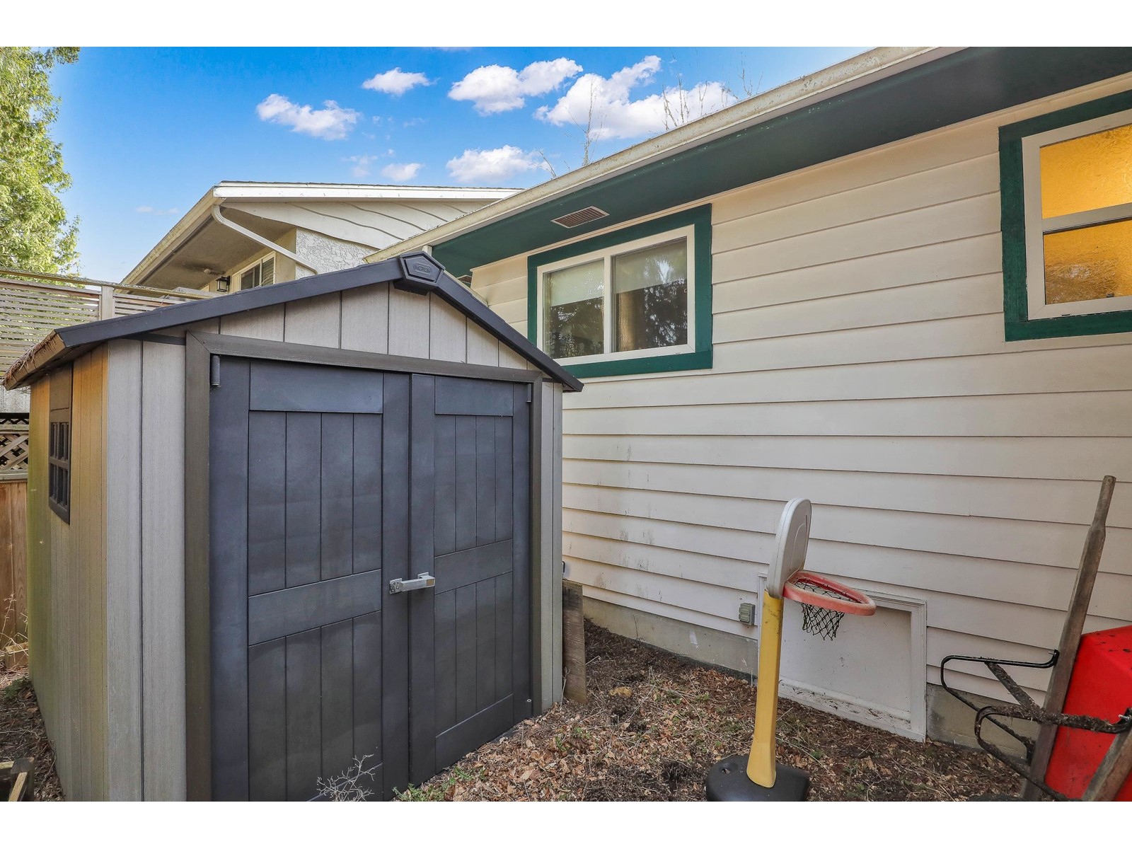 Photo 9 of 1554 Stevens Street, White Rock BC