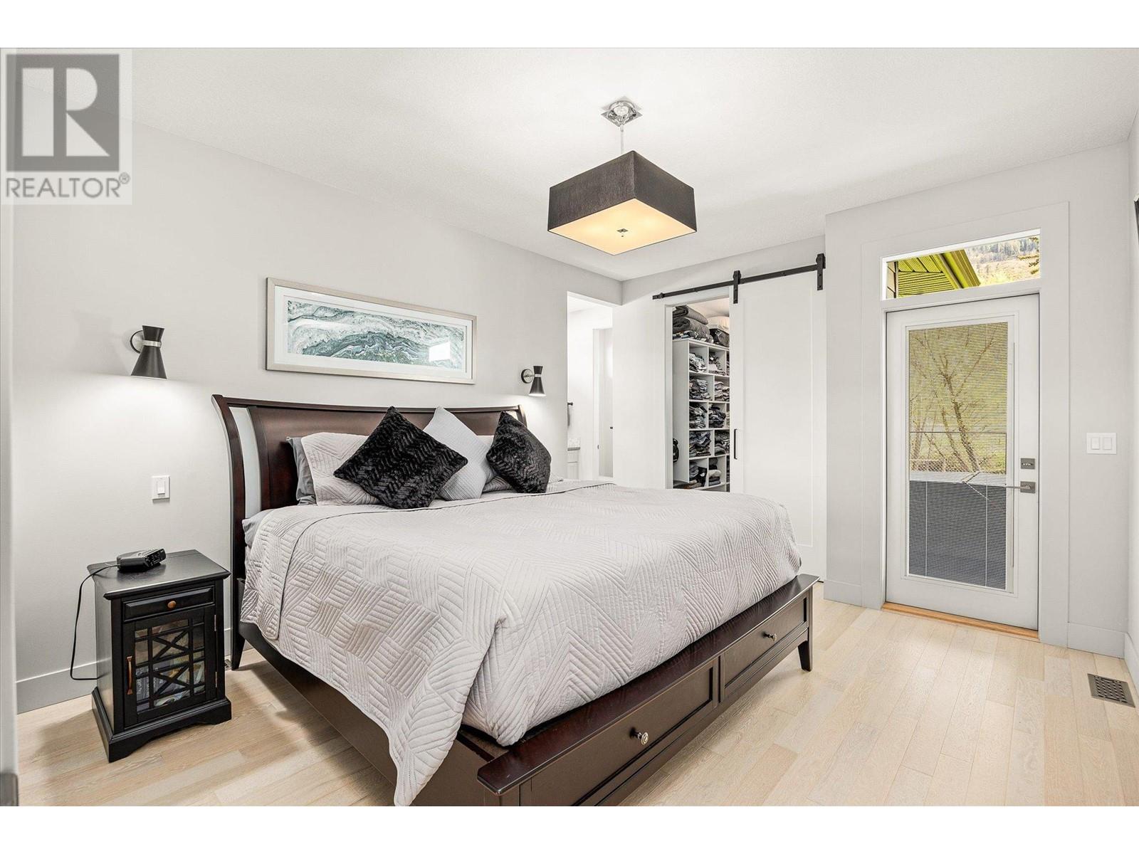 7260 Highway 6, Coldstream