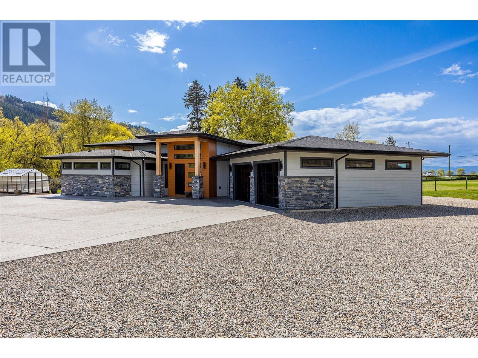 7260 6 Highway, Coldstream