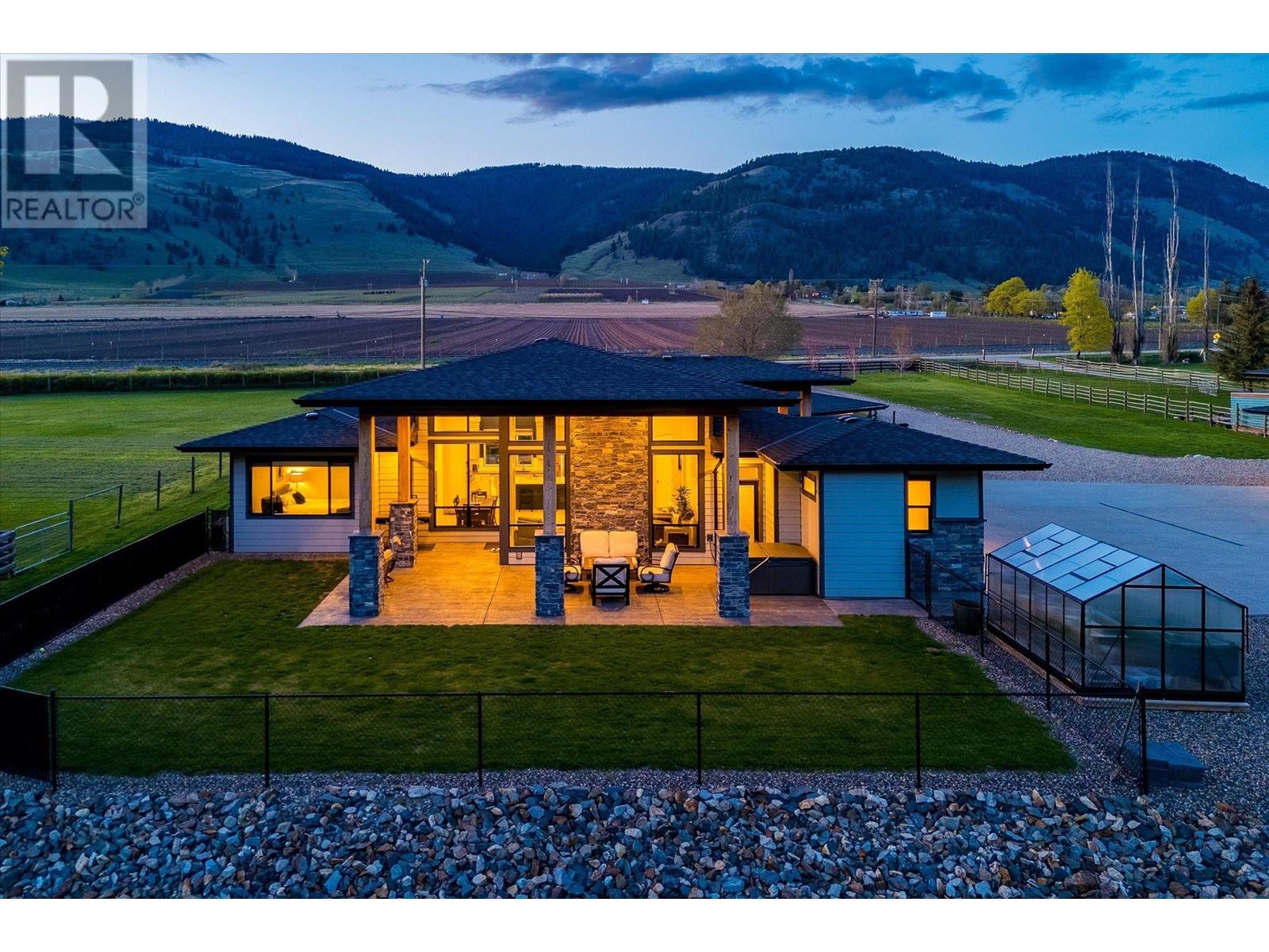 7260 Highway 6, Coldstream