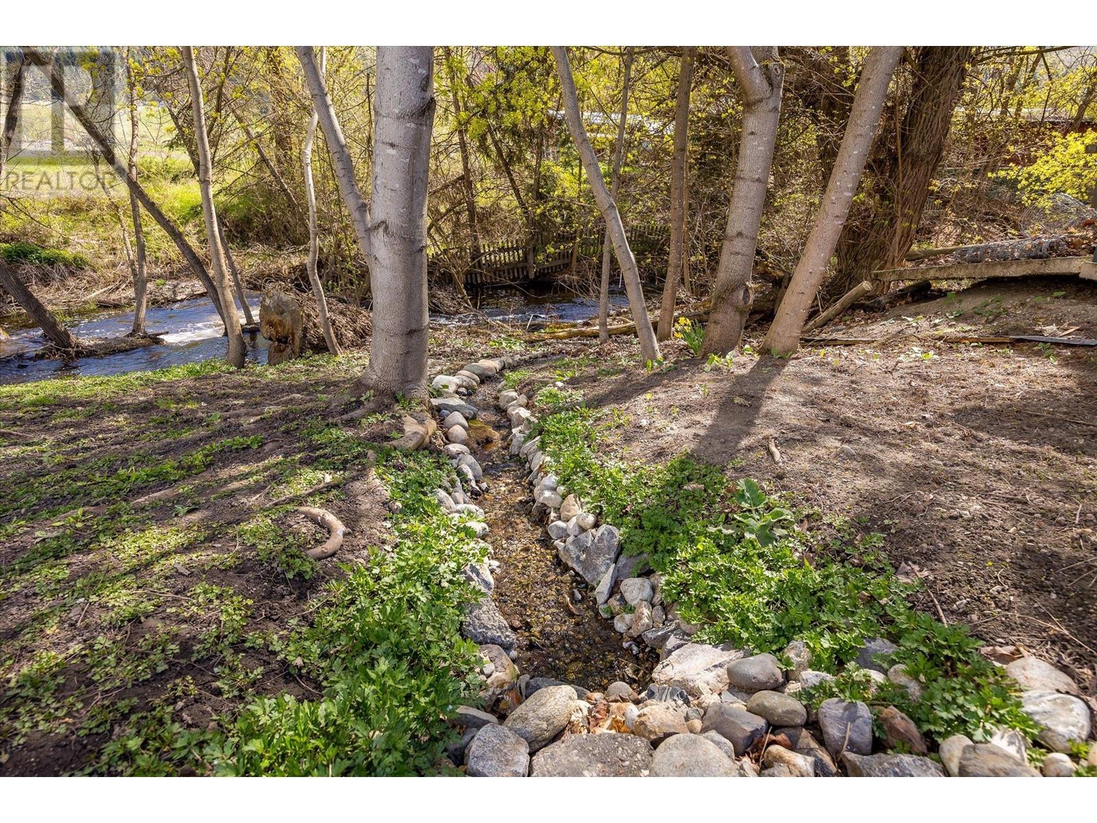 7260 Highway 6, Coldstream