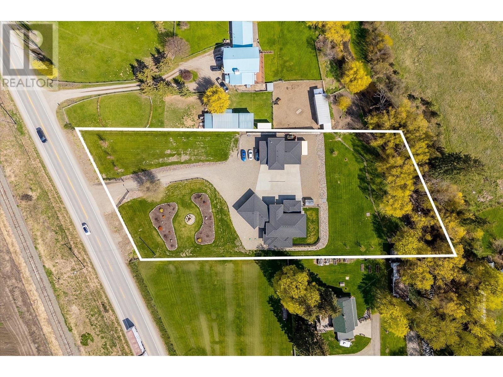 7260 Highway 6, Coldstream