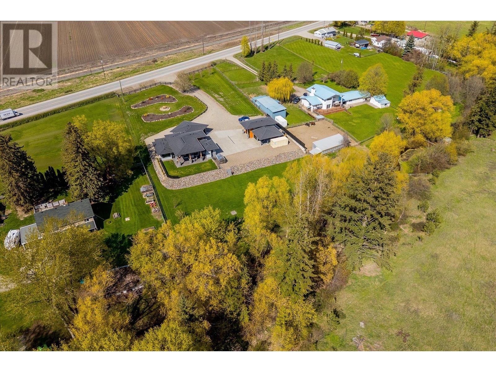 7260 Highway 6, Coldstream