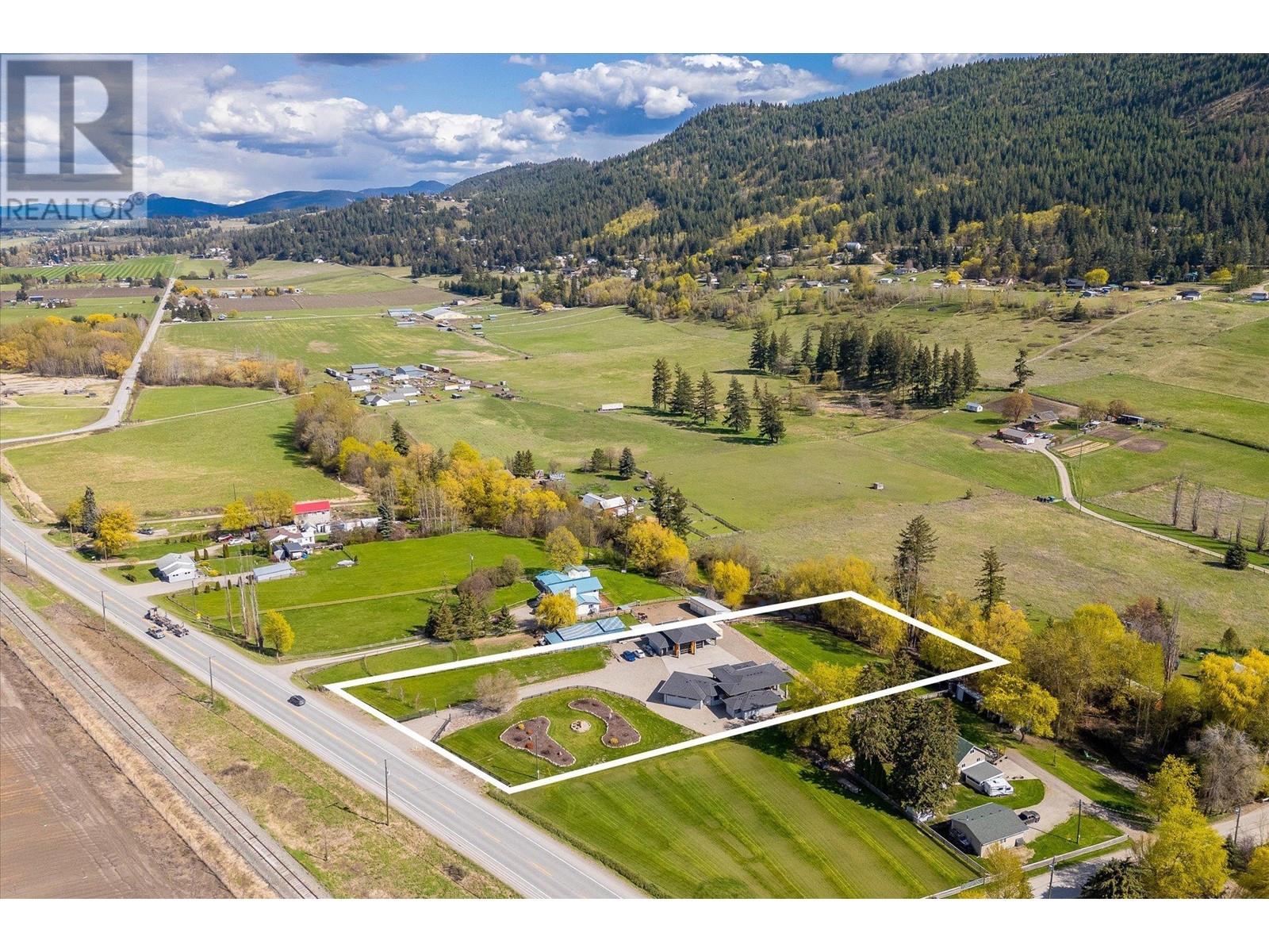 7260 Highway 6, Coldstream