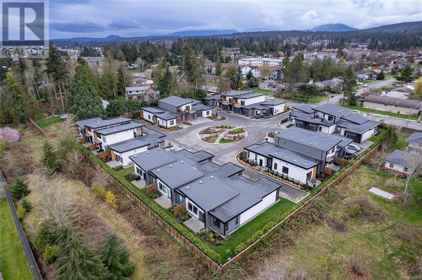 106 463 Hirst Ave, Parksville