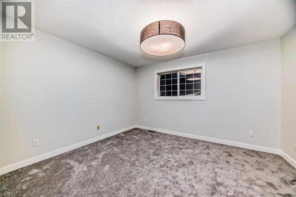 Single Family House for Sale in  Coventry View NE Coventry Hills Calgary 