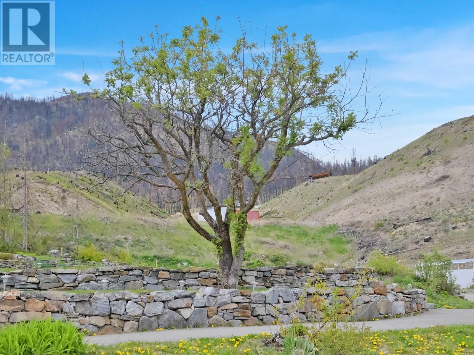  716 Petterson Road, West Kelowna