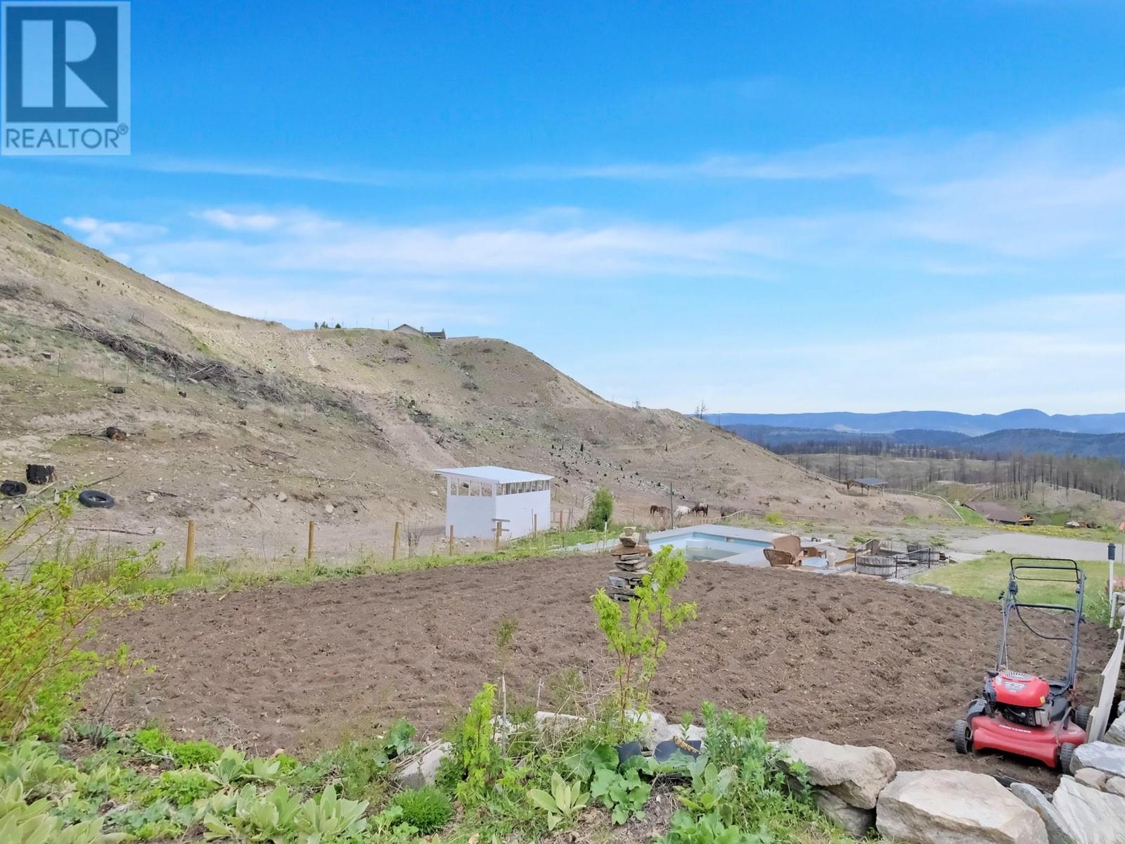  716 Petterson Road, West Kelowna