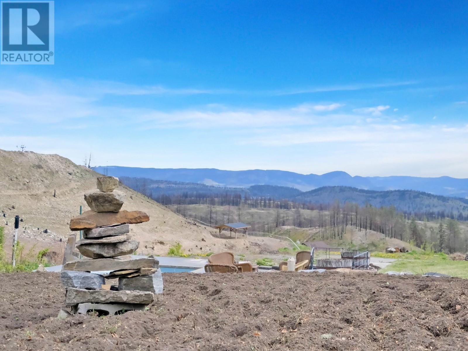  716 Petterson Road, West Kelowna