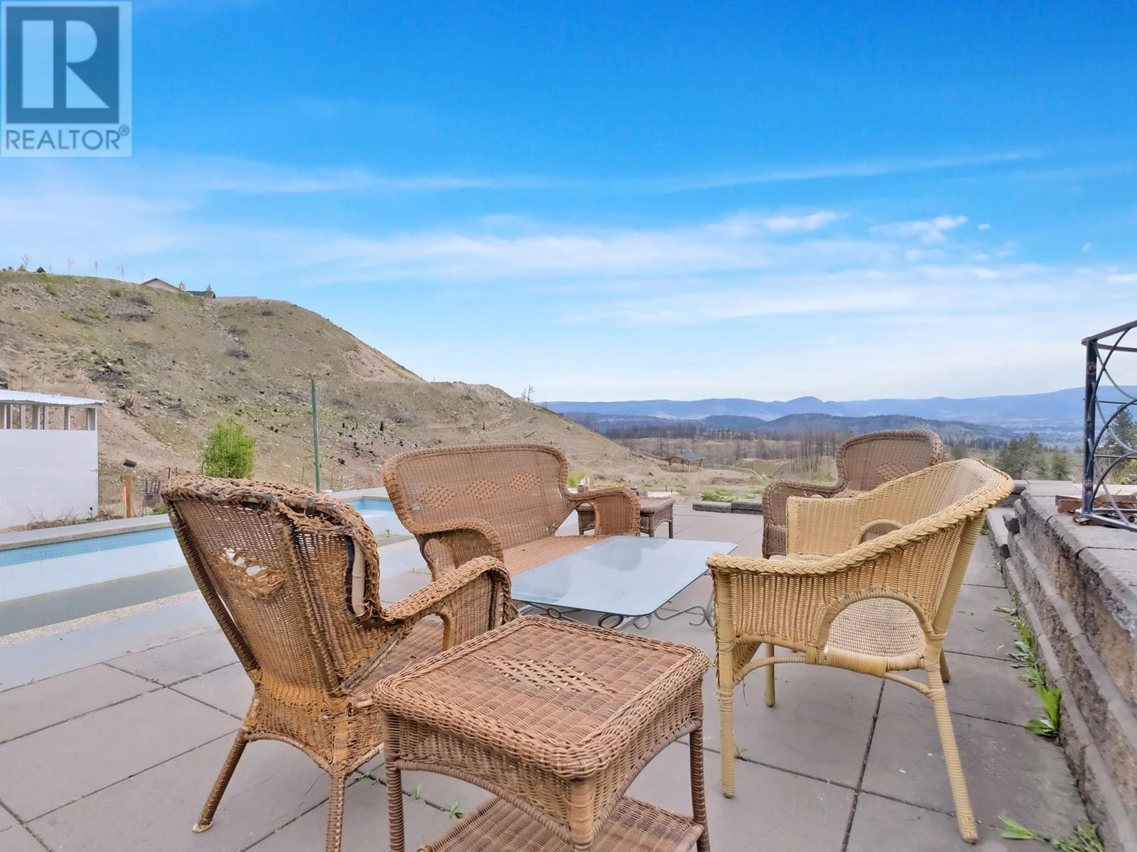  716 Petterson Road, West Kelowna