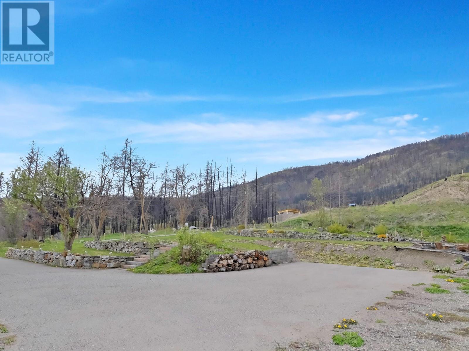  716 Petterson Road, West Kelowna