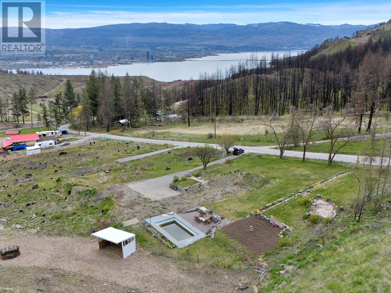  716 Petterson Road, West Kelowna