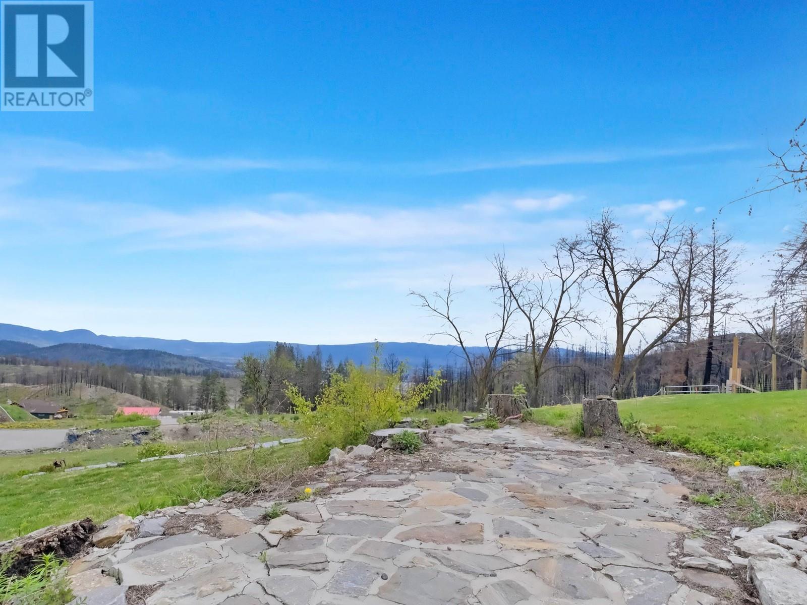  716 Petterson Road, West Kelowna