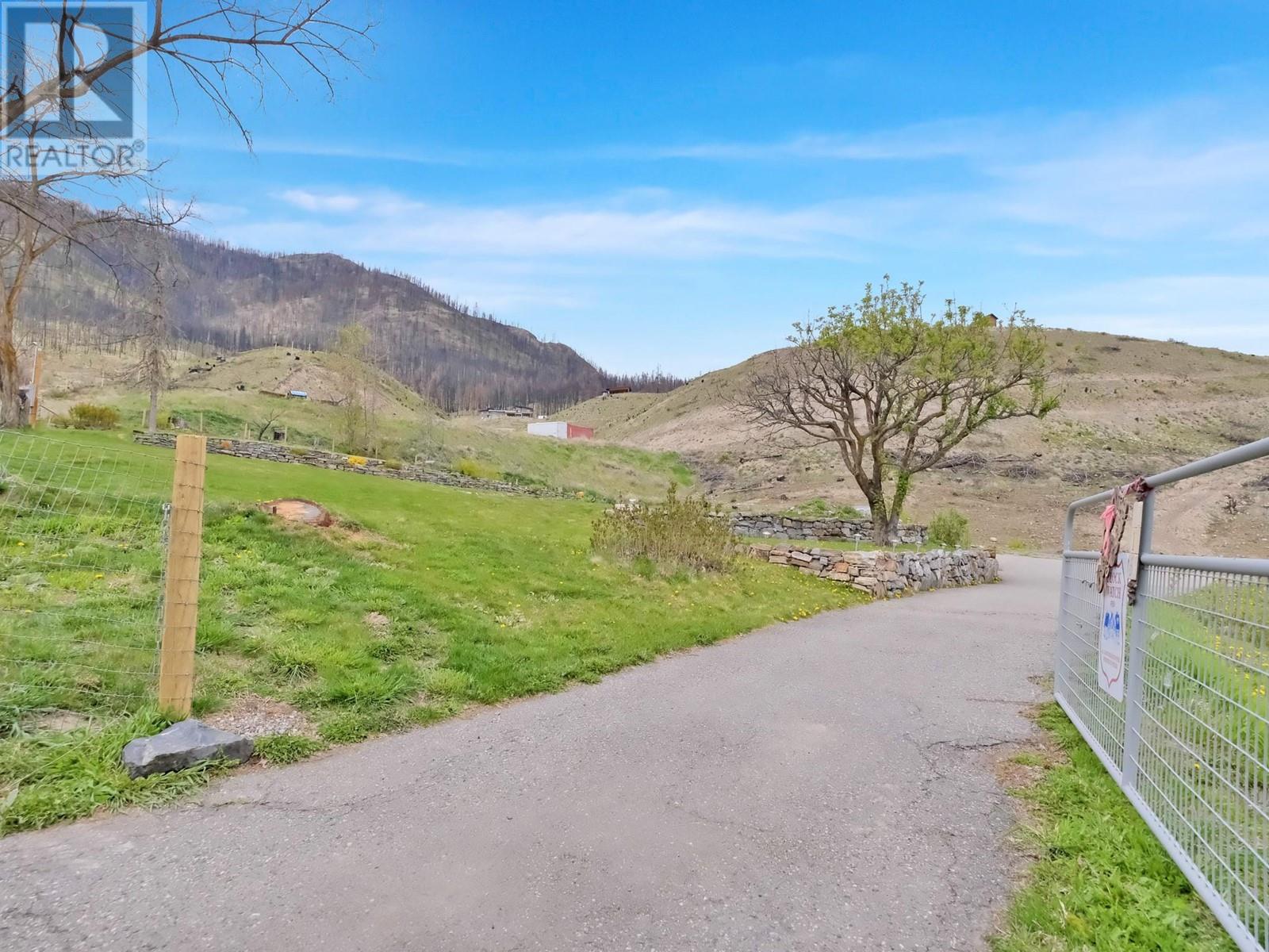  716 Petterson Road, West Kelowna