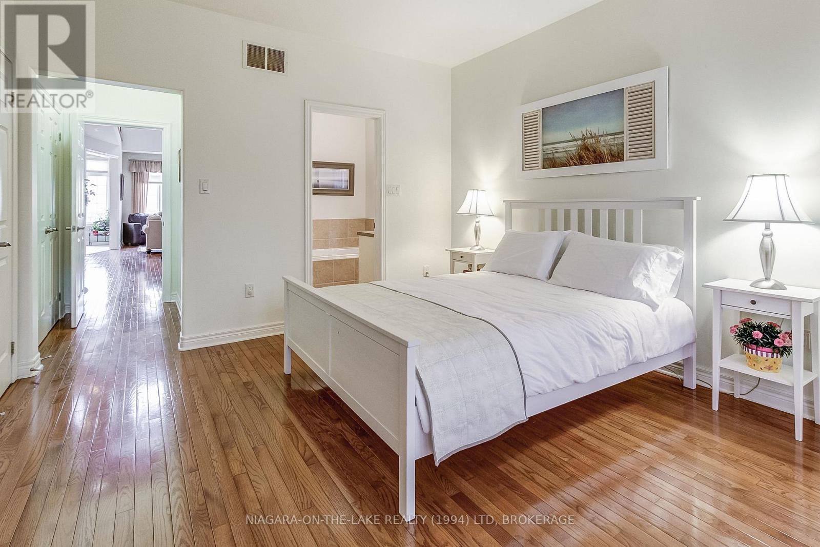 Photo 15 of 6274 Forest Ridge Drive, Niagara Falls ON