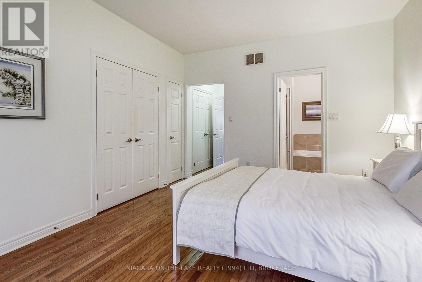 Photo 16 of 6274 Forest Ridge Drive, Niagara Falls ON
