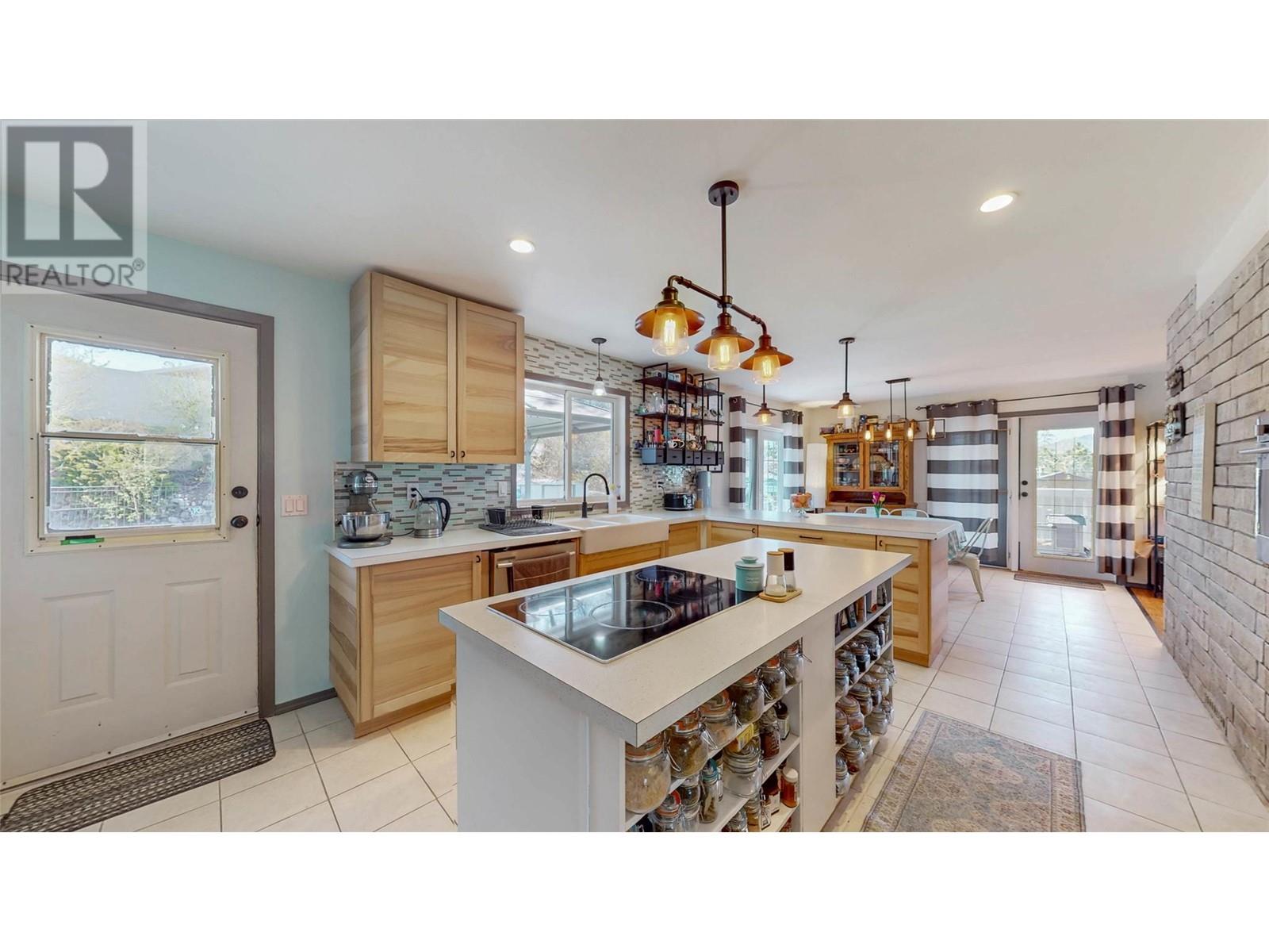 6743 Meadows Drive, Oliver