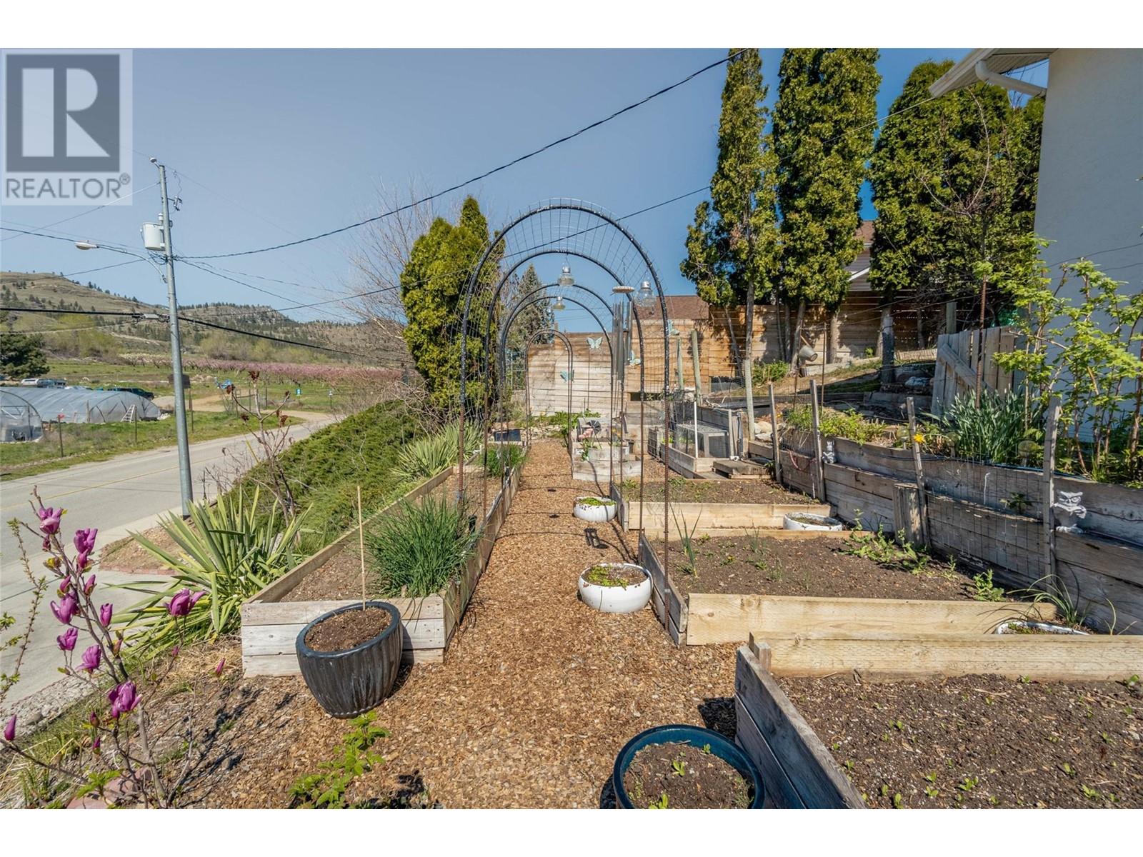 6743 Meadows Drive, Oliver