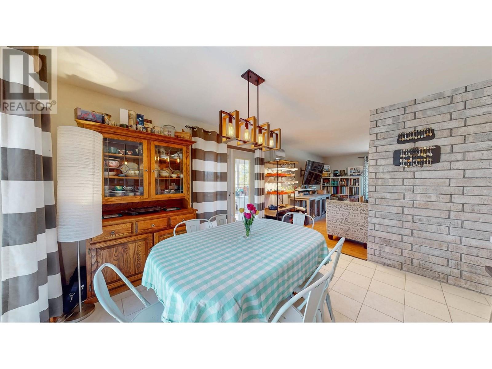 6743 Meadows Drive, Oliver