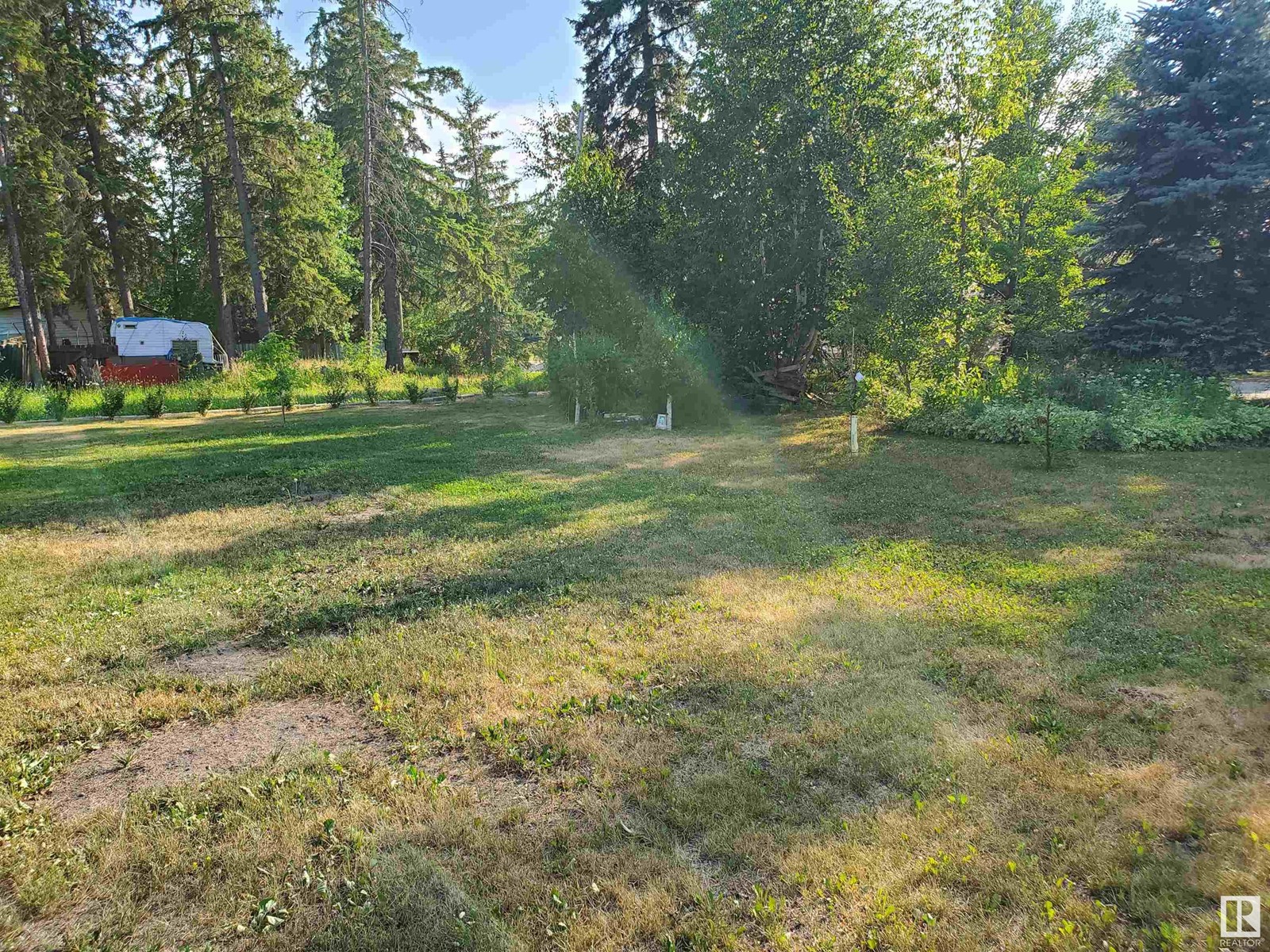 Photo 2 of 158 Lakeshore Dr, Rural Lac Ste Anne County AB