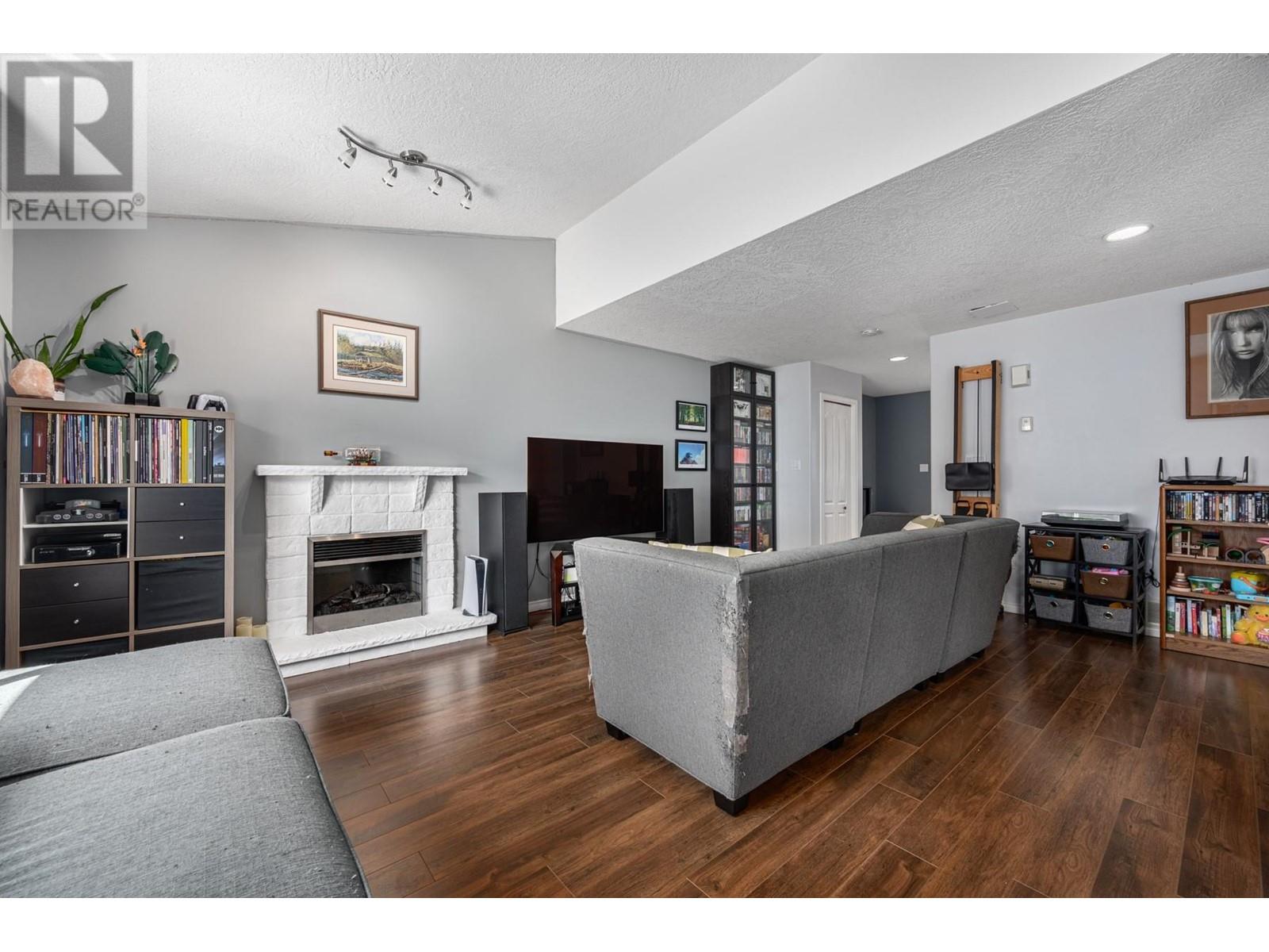 1749 MENZIES Street Unit# 16, Merritt