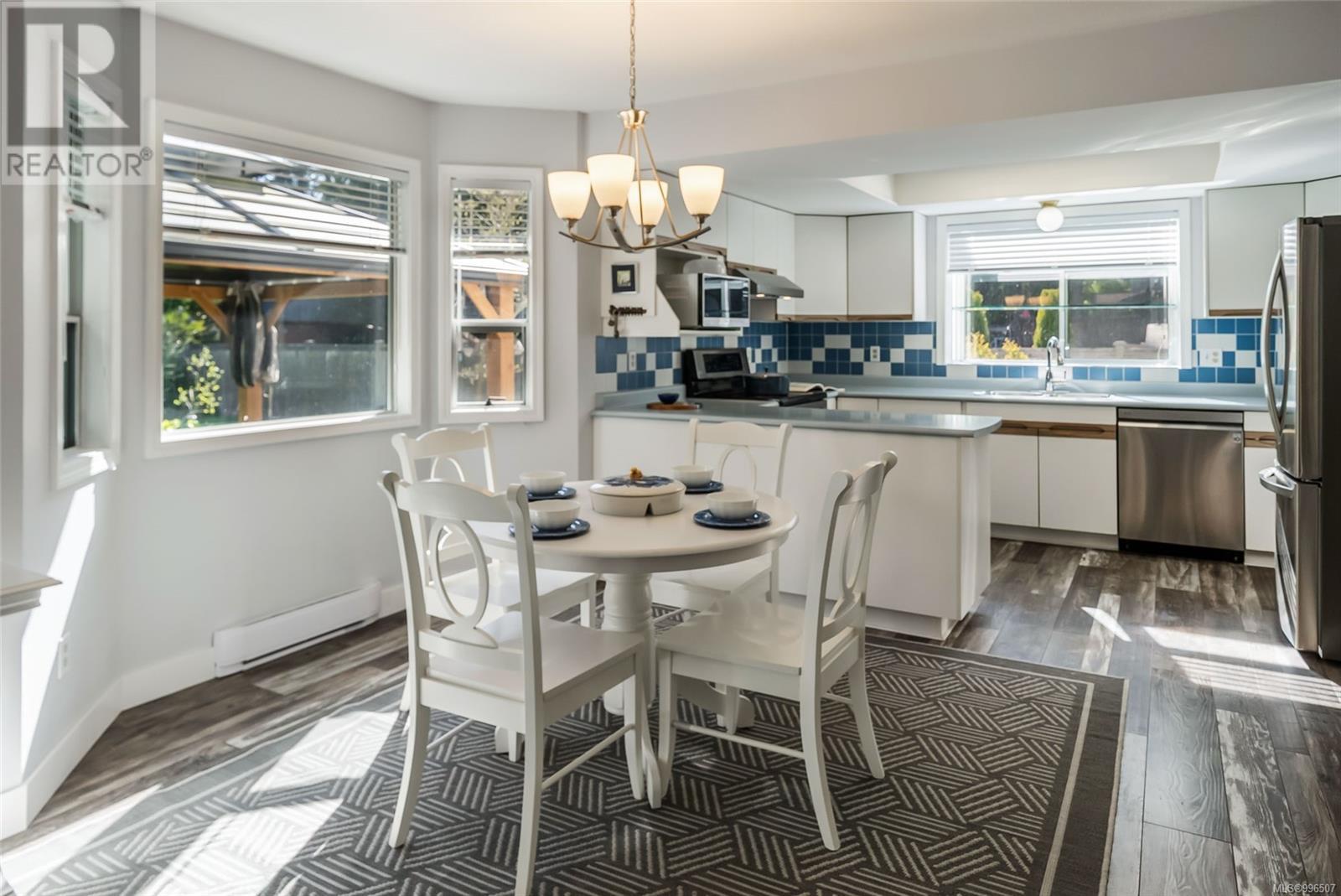 928 Ballenas Rd, Parksville real estate listing 996507