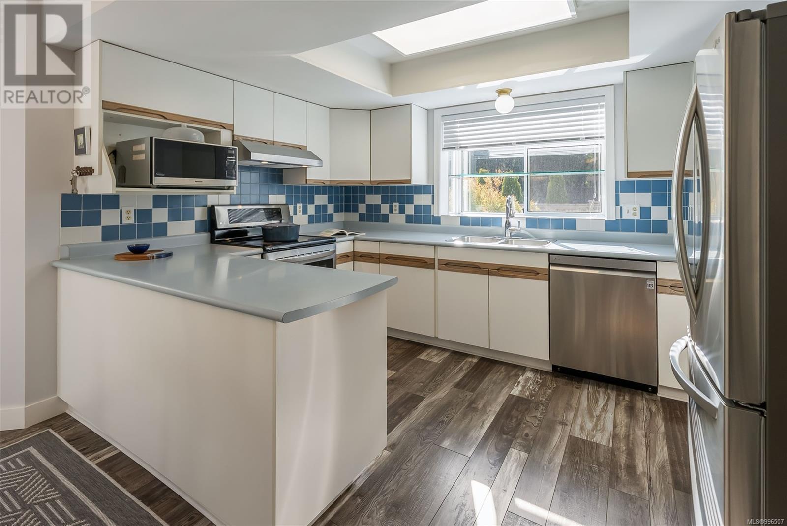 928 Ballenas Rd, Parksville