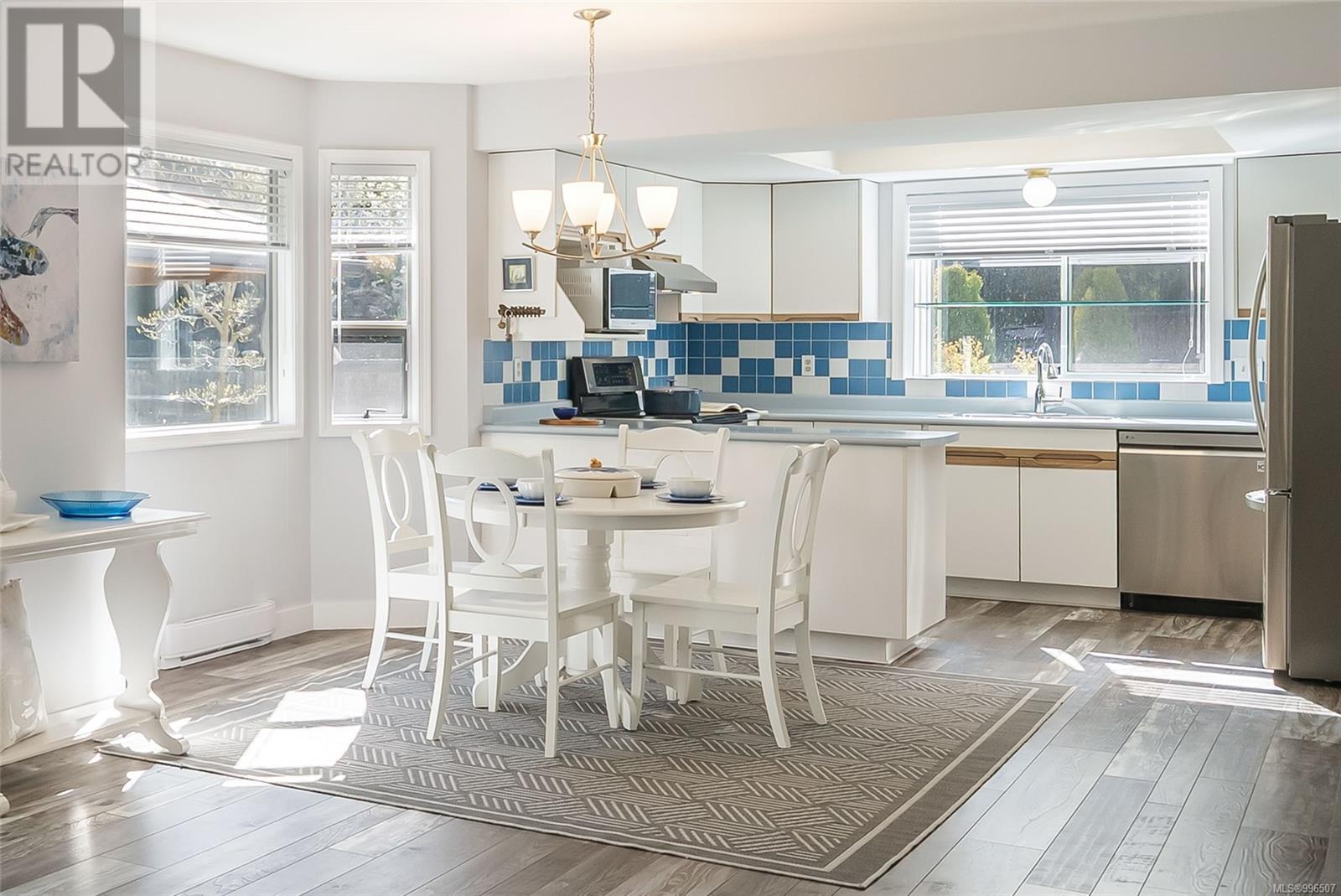 928 Ballenas Rd, Parksville real estate listing 996507
