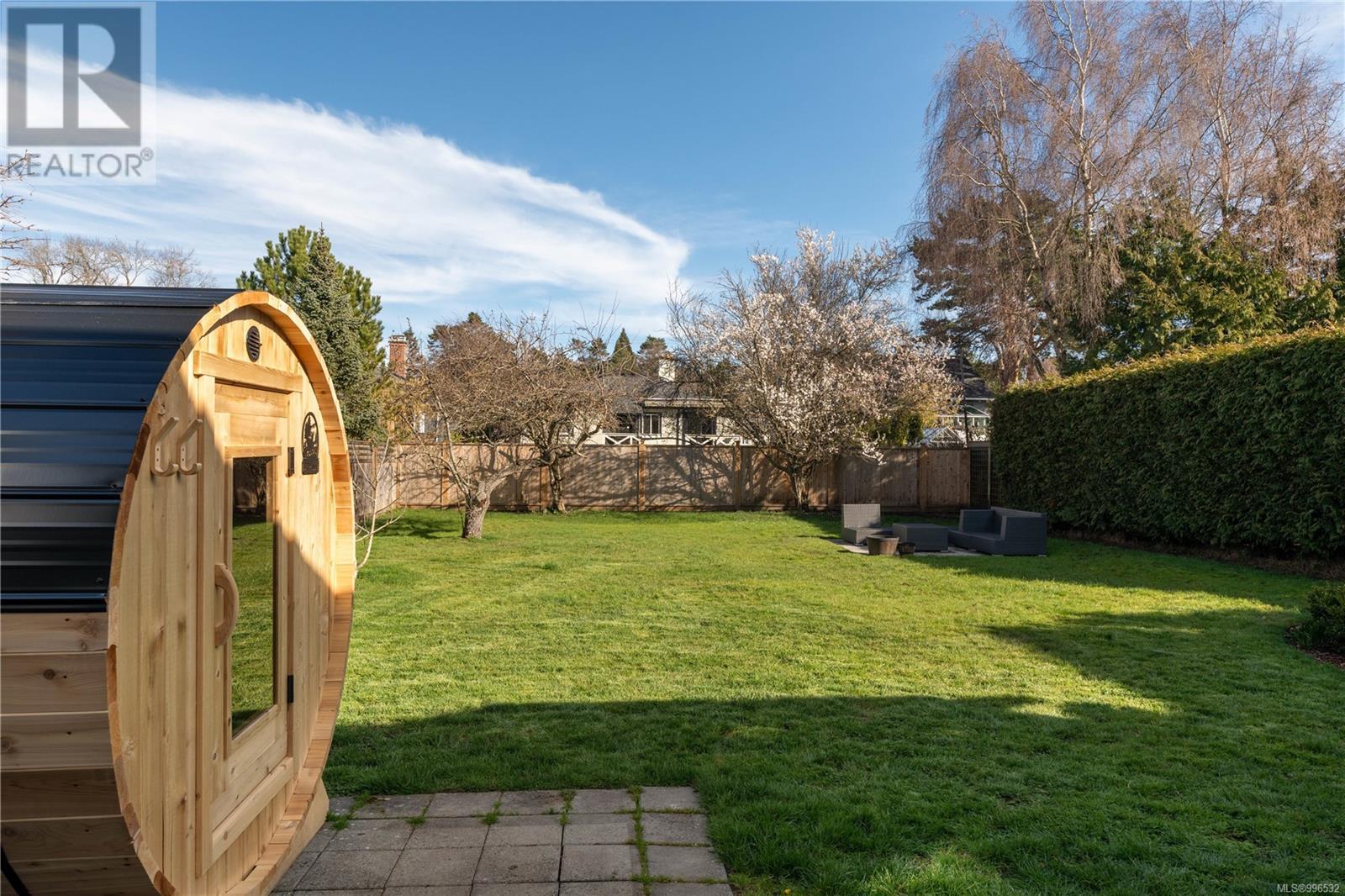  551 Oliver Street, Oak Bay