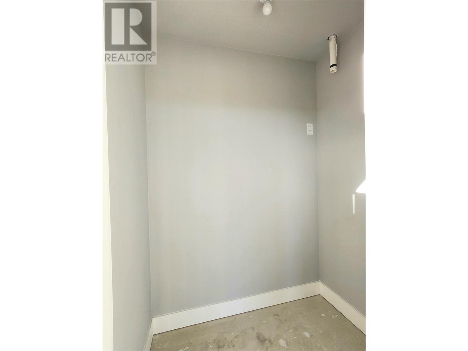 214 3090 Burtch Road, Kelowna