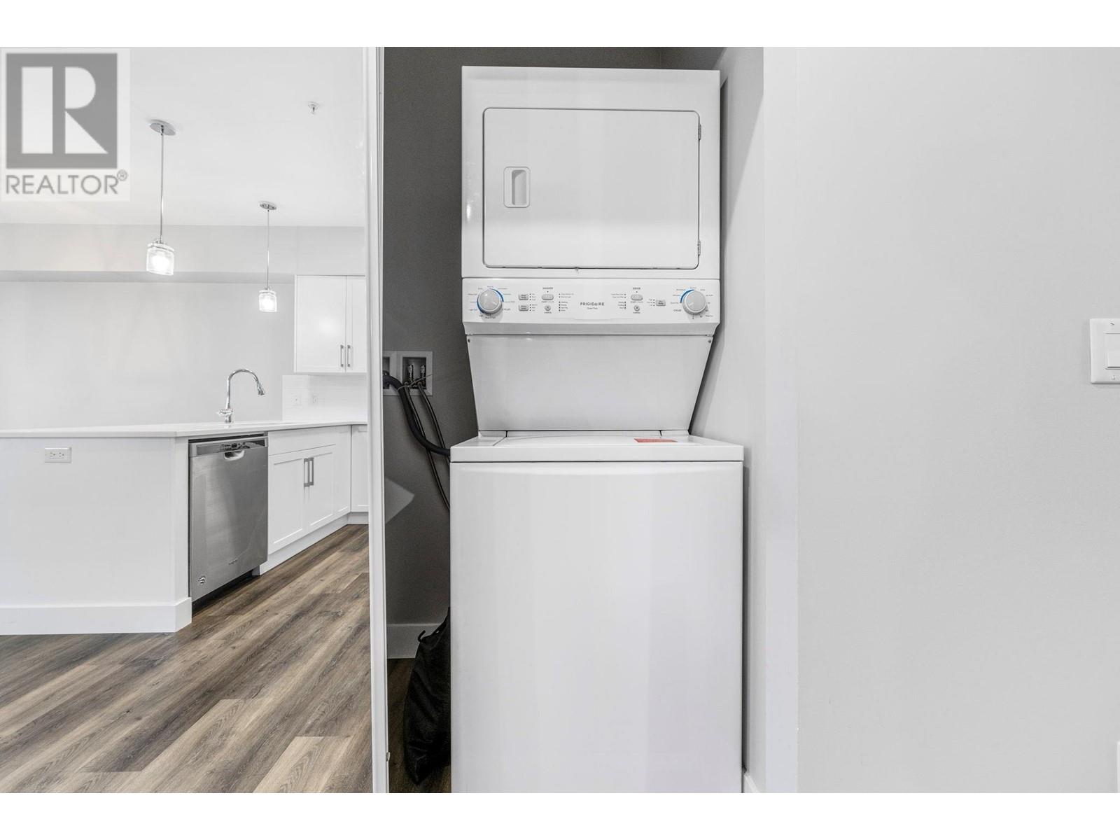 214 3090 Burtch Road, Kelowna