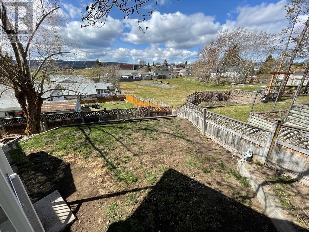 10 Beryl Drive, Logan Lake