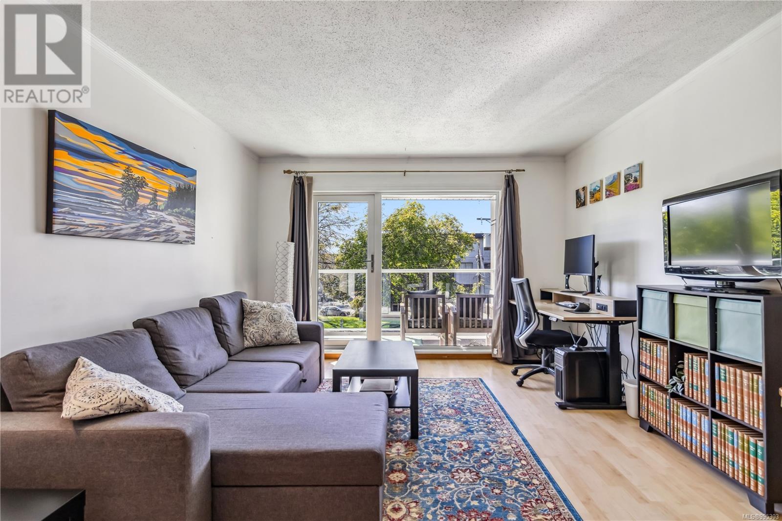 301 2647 Graham Street, Victoria